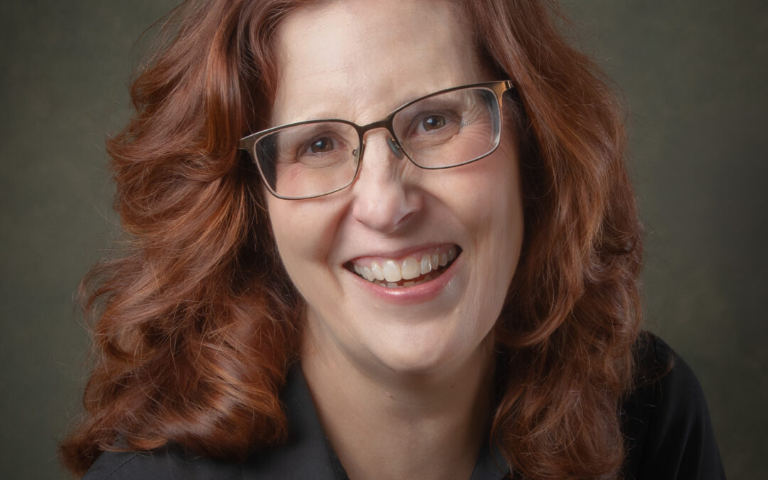331: “Sit. Stay. Sell.” Pet Photography Made Simple with Lisa Francescon