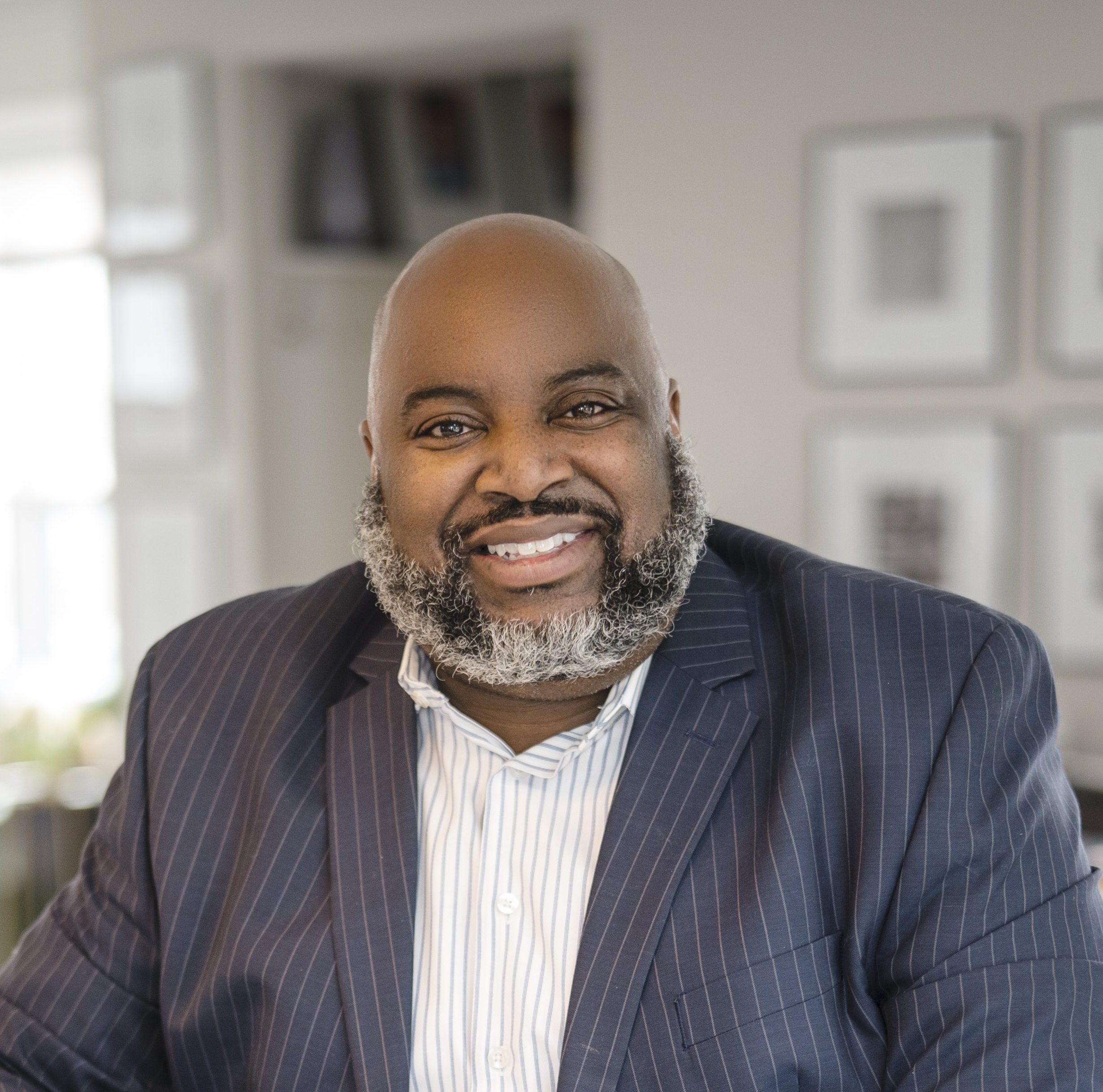 336 - Finding Ideal Wedding and Portraits Clients and a Chat About Diversity with Chip Dizárd - Luci Dumas Profitable Photographer