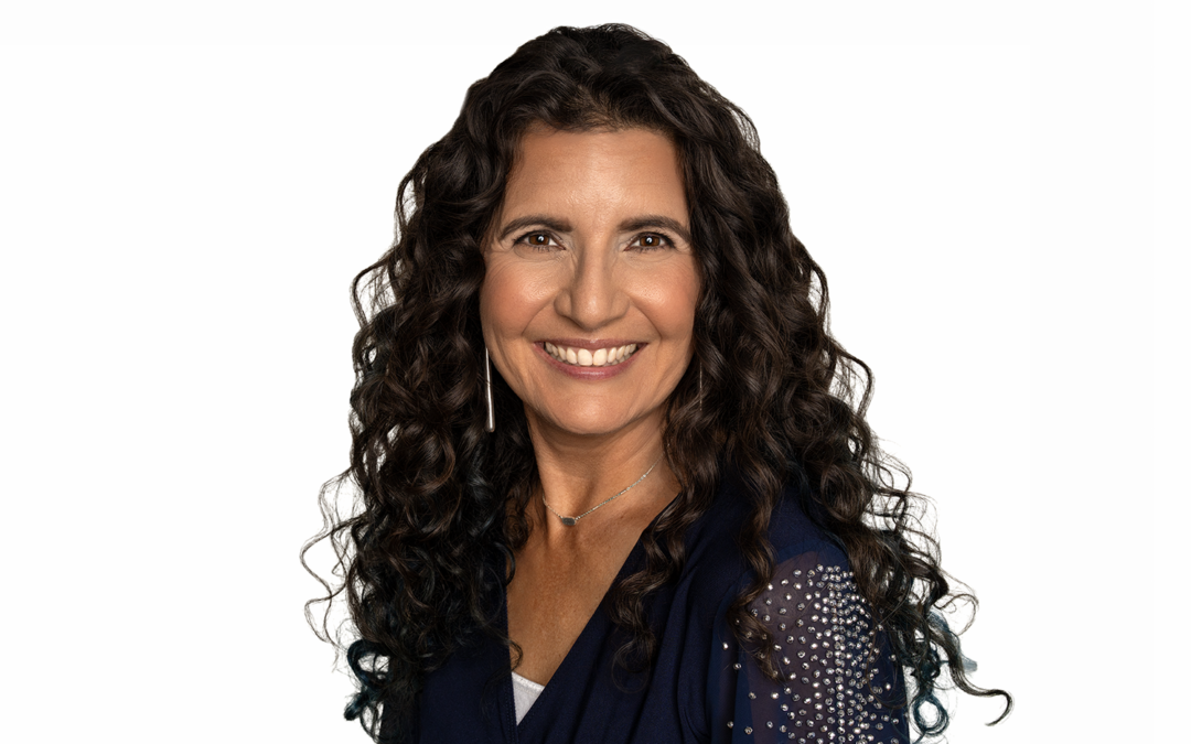 369: The Photography Business of Preserving Family Stories with Zoe Martin
